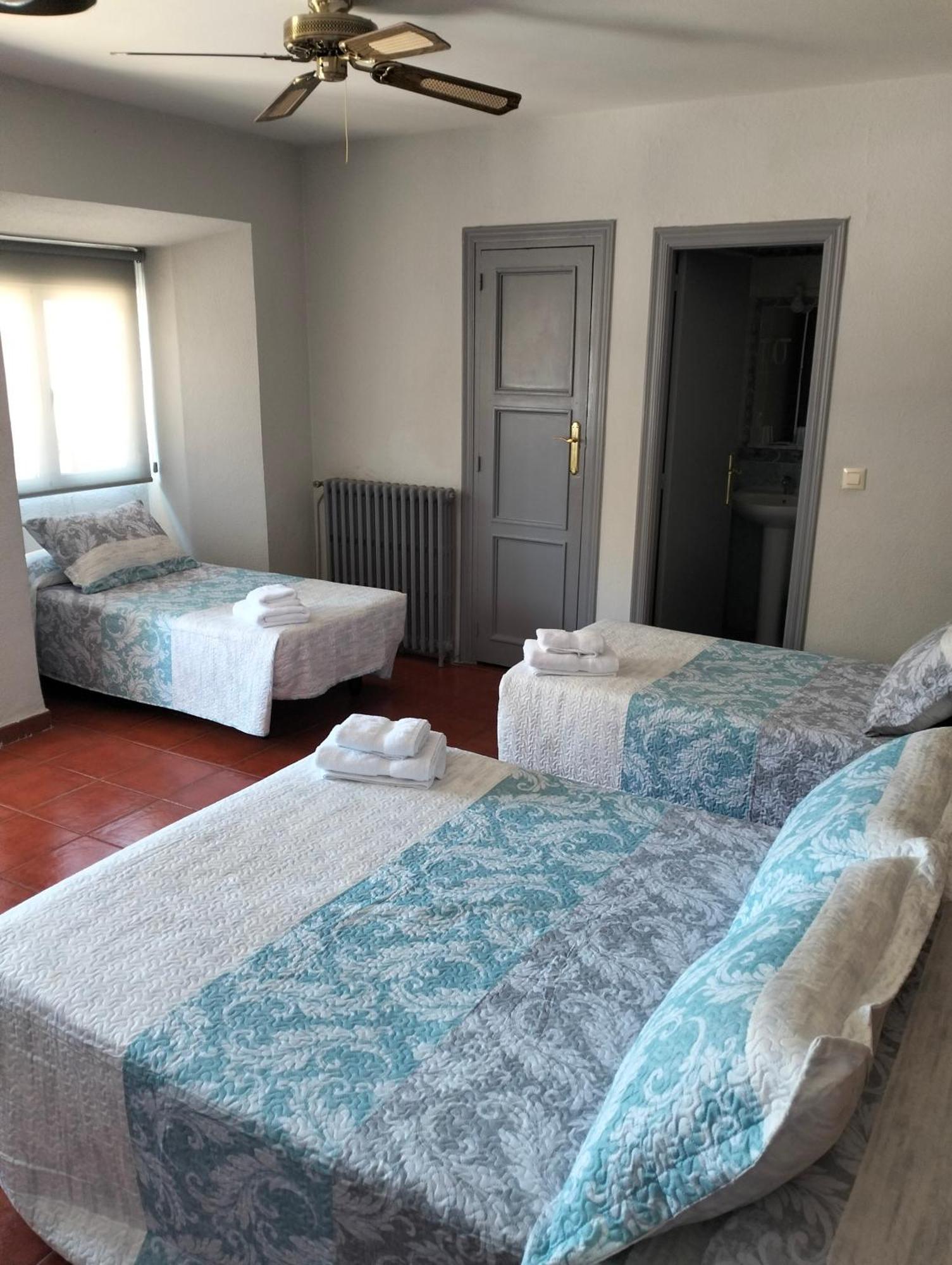 Hostal La Estacion Avila Bagian luar foto